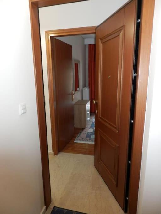 Your Cozy Six Street Apartment 拉里萨 外观 照片